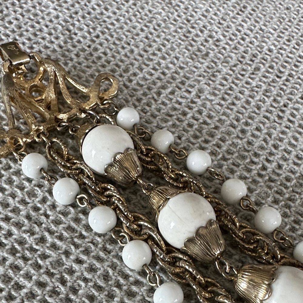 Coro Gold Tone and White Milk Glass Beaded Bracelet - Picture 7 of 7